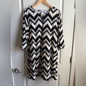 Tacera Black and Ivory Chevron Long Sleeve Midi Dress Size Large
